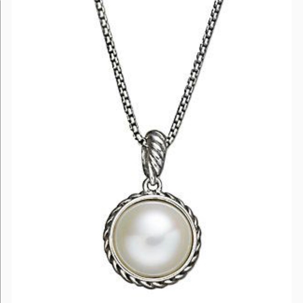 David Yurman silver cable pearl pendant necklace.